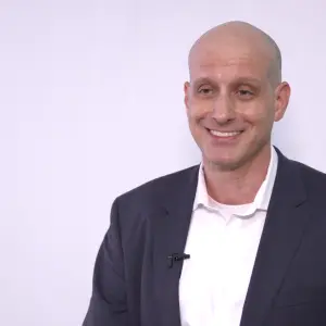 Dr Jonathan Canaani