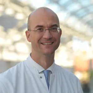 Professor Lars Bullinger