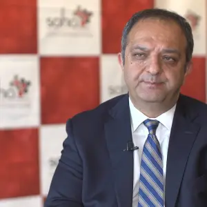 Dr Farhad Ravandi