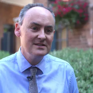 Dr Steve Knapper