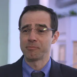 Dr Carlos Ramos